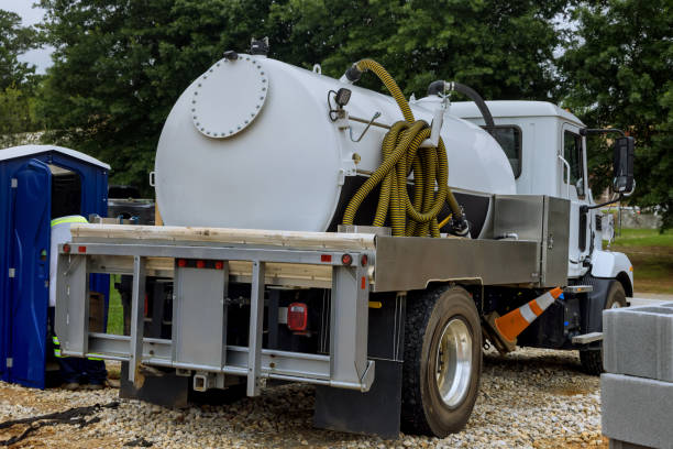 Best Porta potty delivery and setup  in Wellsville, KS