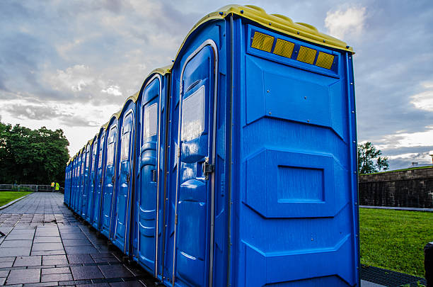 Best Luxury portable toilet rental  in Wellsville, KS